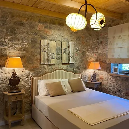 With Private Pool And Stunning Sea View Villa Galaxídhion