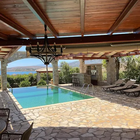 With Private Pool And Stunning Sea View Villa Galaxídhion