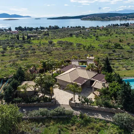 Villa Ariti Βίλα *